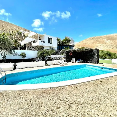 Estupendo apartamento B, con Wifi y vista a Piscina y Oceano *